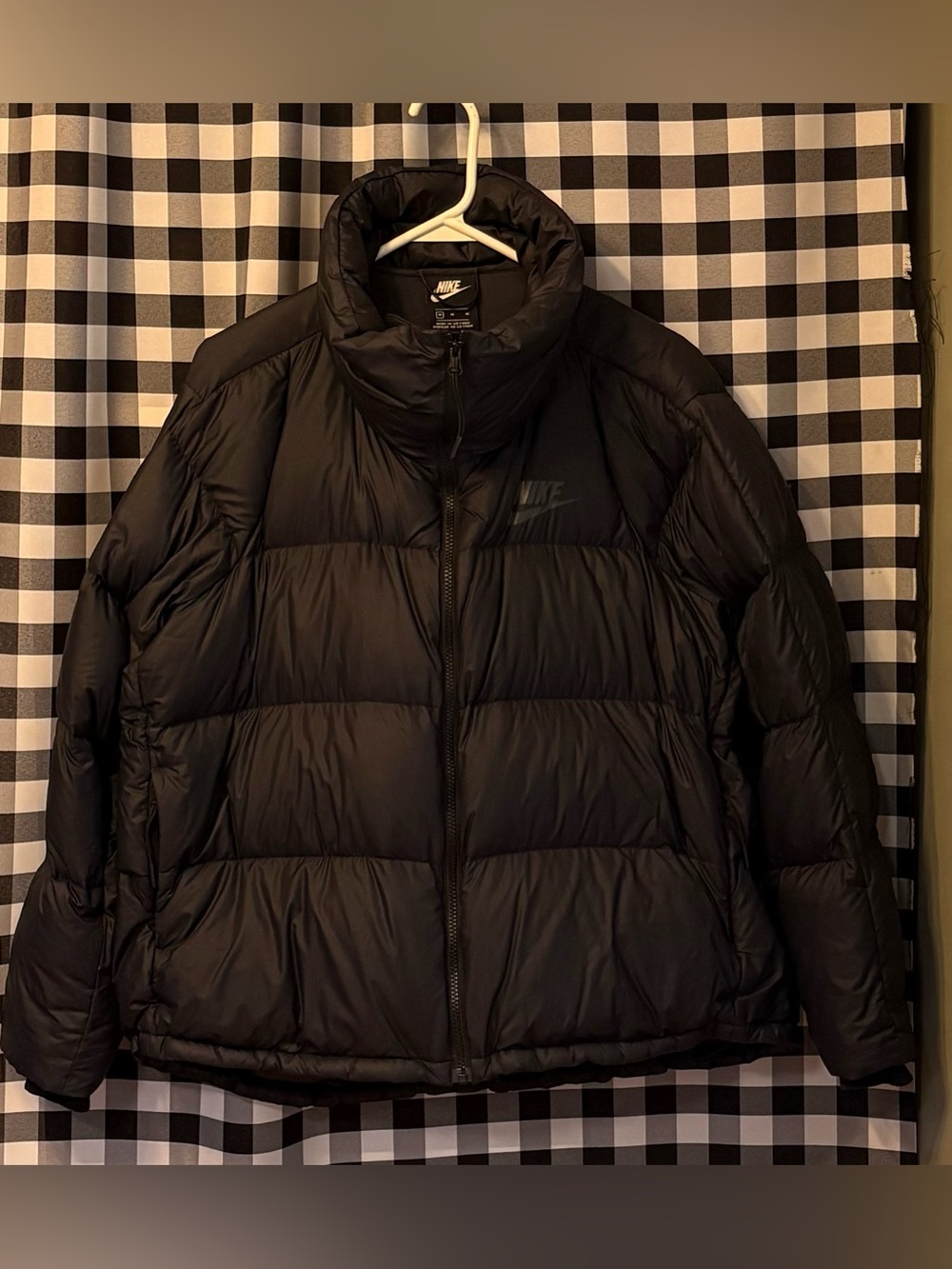 Nike Men’s Sportswear Club Therma-FIT Grey Duck Down Black Puffer Jacket. Size M
